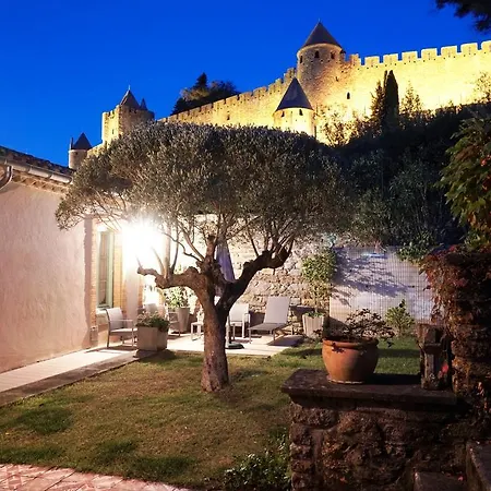 Holiday home Sous Les Courtines *