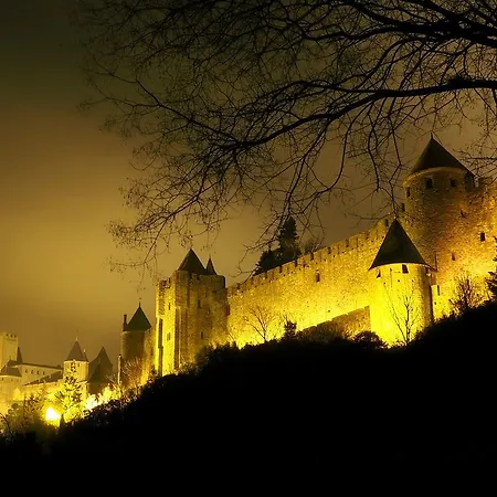 Sous Les Courtines * Carcassonne