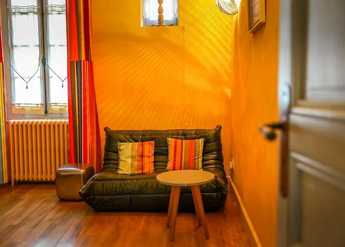 Sous Les Courtines * Carcassonne