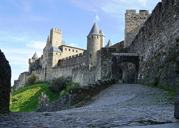 Sous Les Courtines *