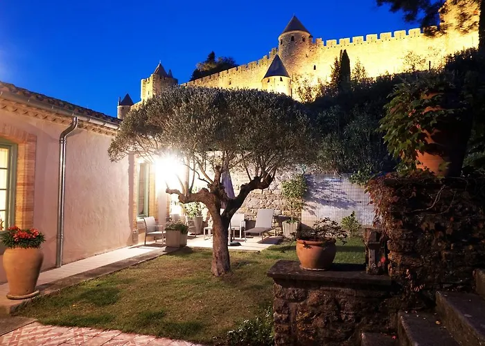 Holiday home Sous Les Courtines *