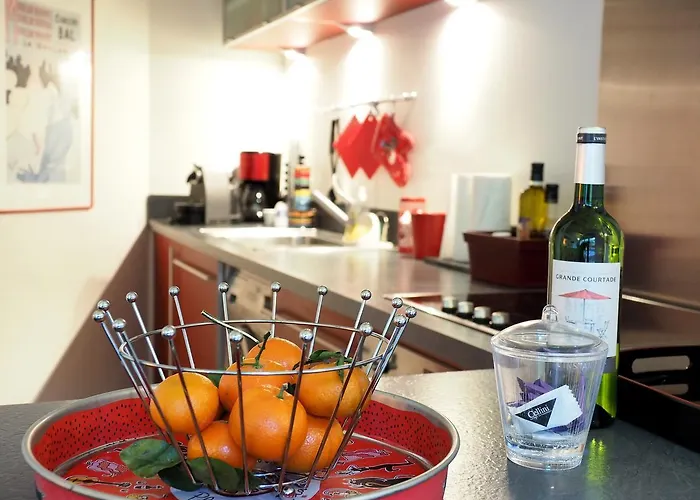 Sous Les Courtines *