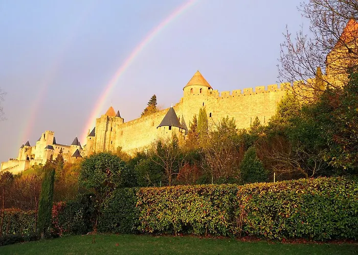 Sous Les Courtines * Carcassonne