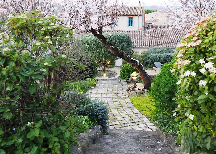 Sous Les Courtines * Carcassonne